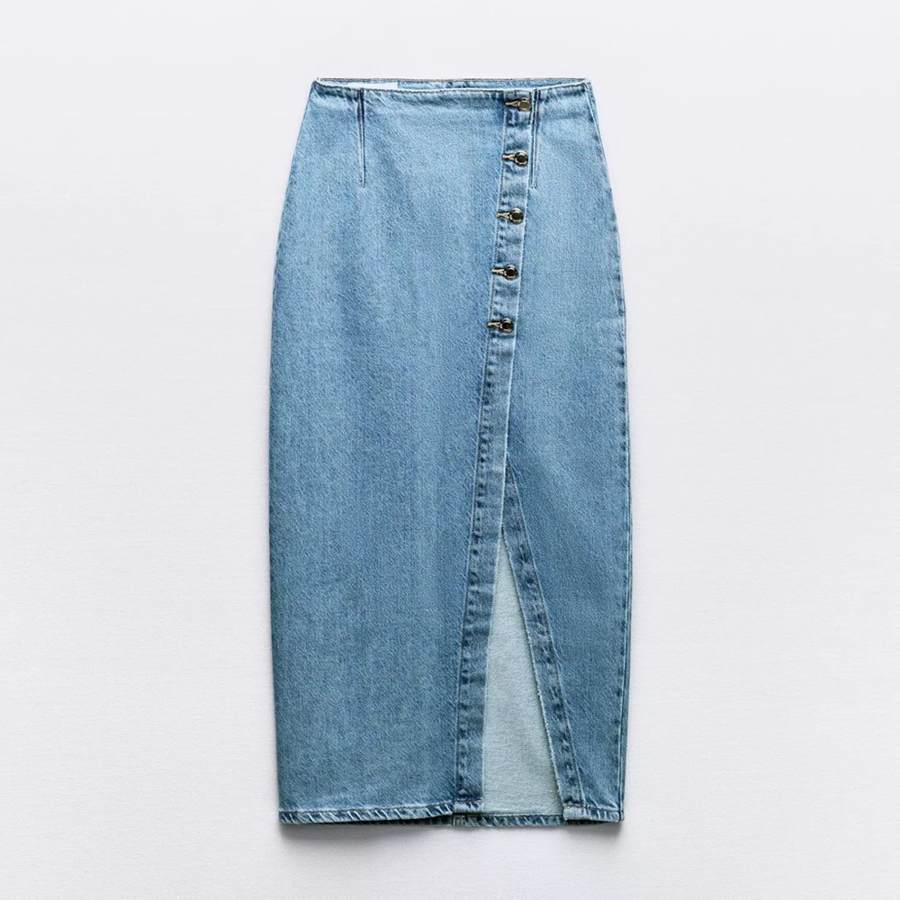 ZARA Denim Midi Skirt. 100% Cotton. Button‑Front Slit. Size US M.
